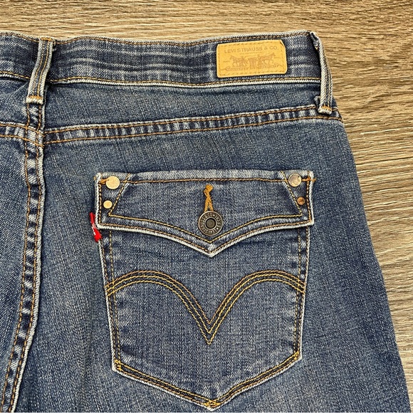 LEVI'S 525 Perfect Waist Capri's Women's Sz 8 Blue Cuff Button Pocket - Picture 10 of 10